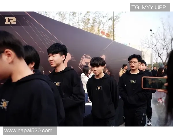 深入分析RNG战队在CSGO中的防守策略与战术执行 深入分析RNG战队在CSGO中的防守策略与战术执行